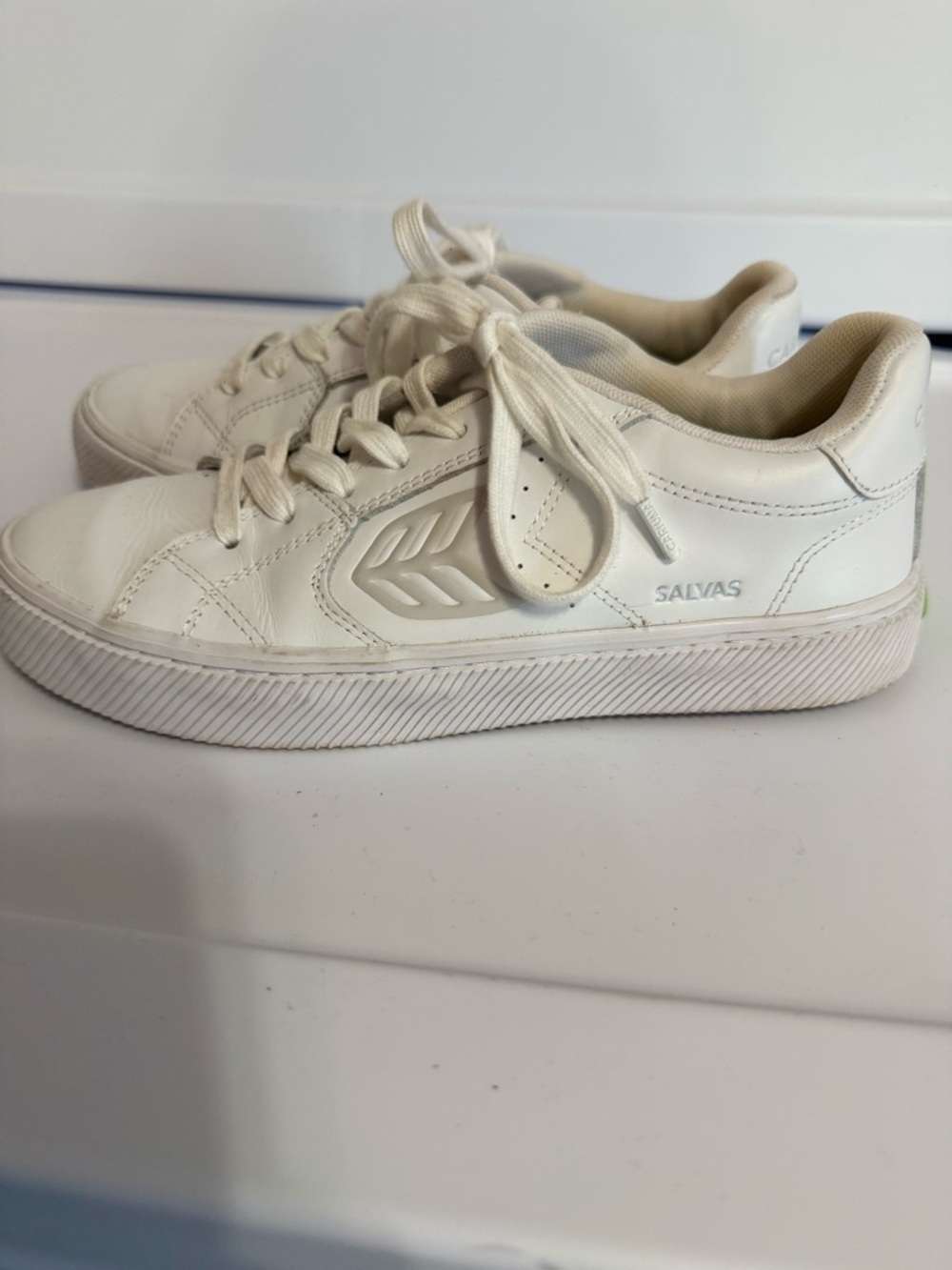Cariuma Salvas Leather Sneakers Women's Size 8 White Tennis Shoes - Picture 2 of 7